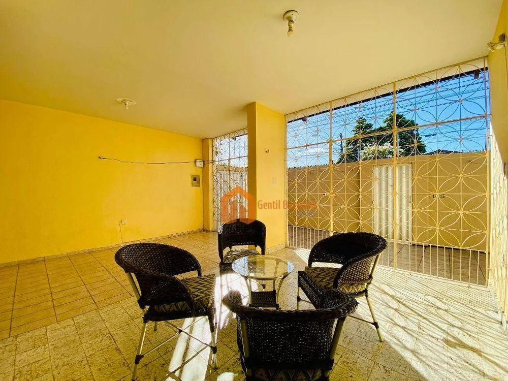 Casa, 4 quartos, 221 m² - Foto 2