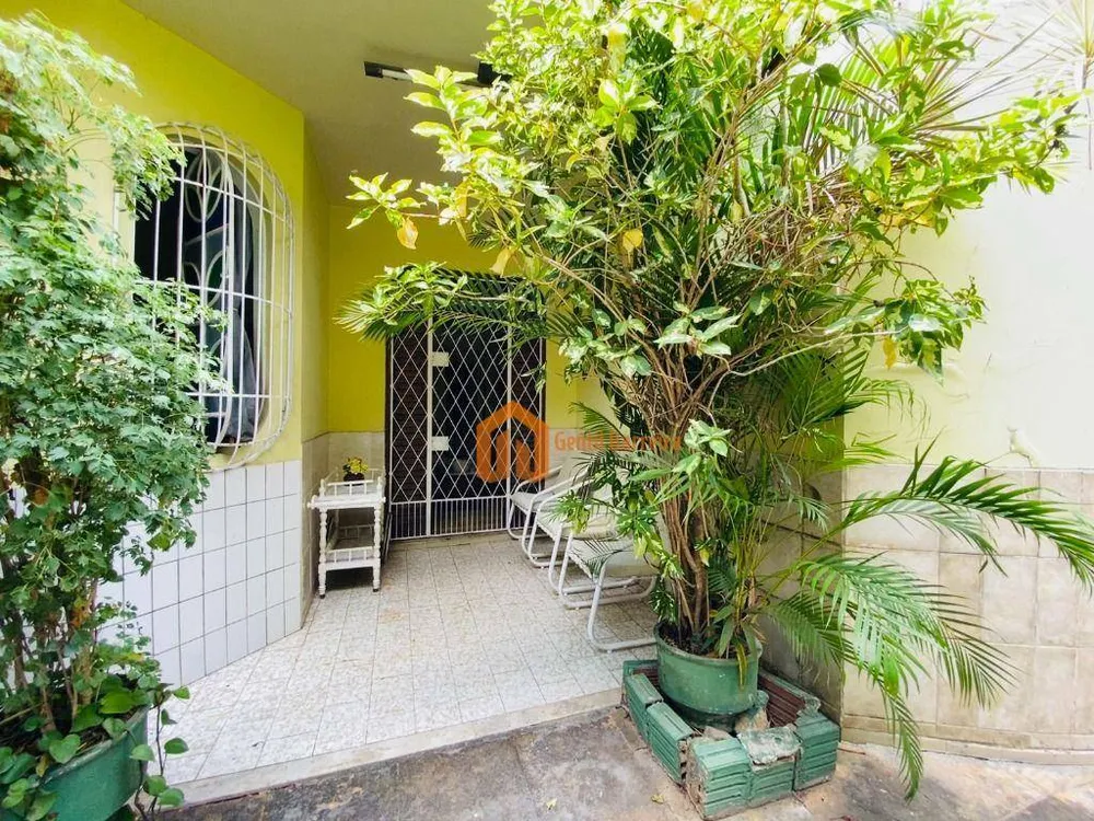 Casa, 3 quartos, 220 m² - Foto 1