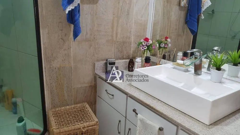 Casa, 3 quartos, 228 m² - Foto 8