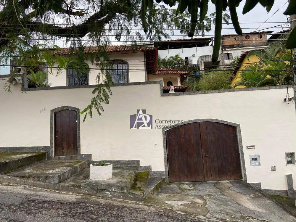 Casa, 5 quartos, 335 m² - Foto 1