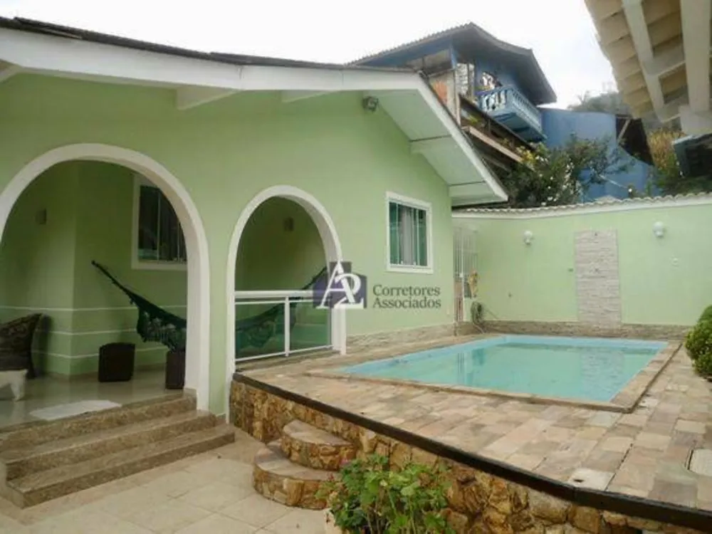 Casa, 3 quartos, 238 m² - Foto 2