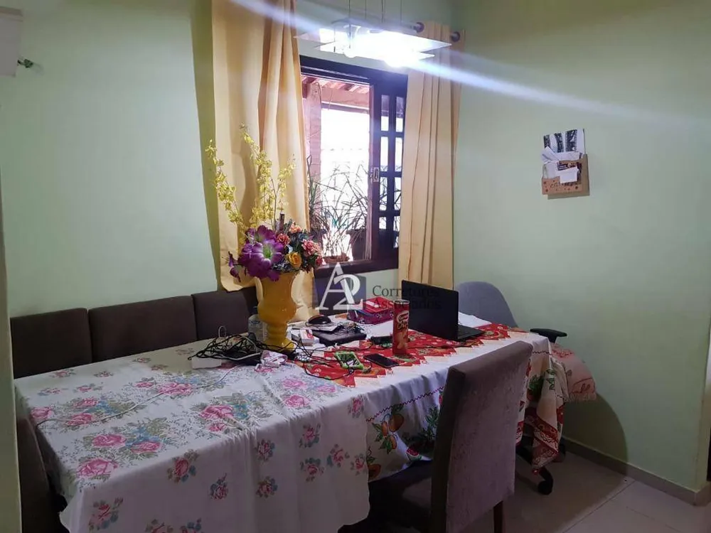 Casa, 4 quartos, 218 m² - Foto 1