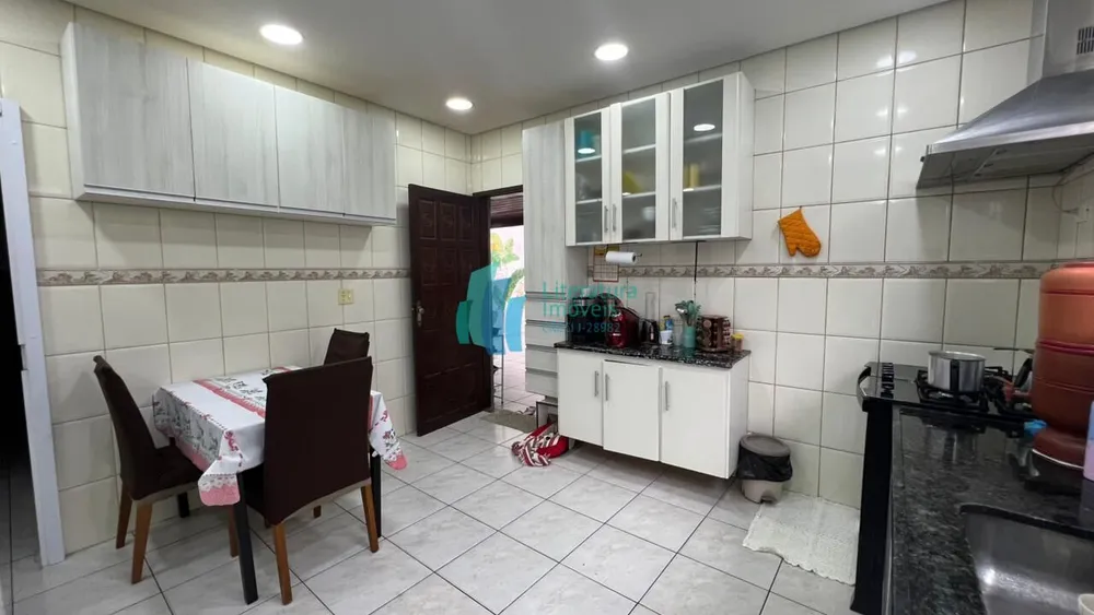 Casa, 2 quartos, 250 m² - Foto 11