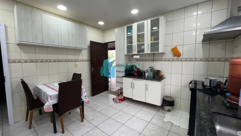 Casa, 2 quartos, 250 m² - Foto 1