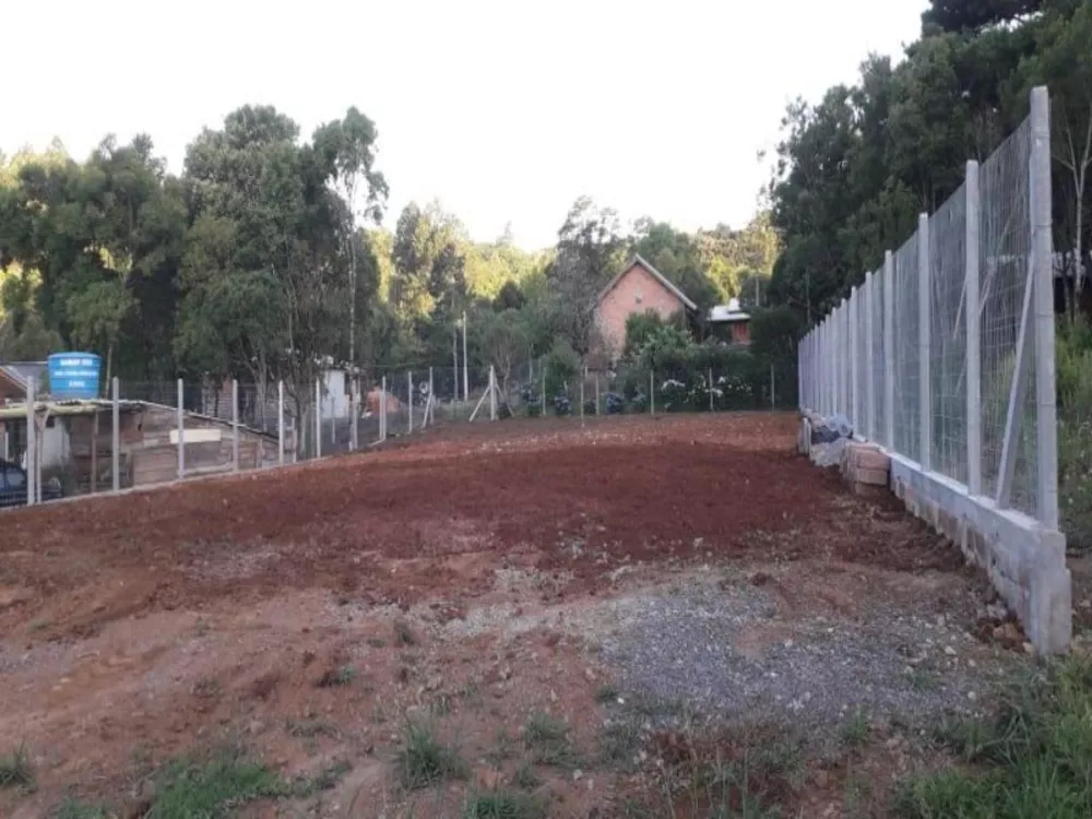 Terreno à venda com 1 quarto, 800m² - Foto 2