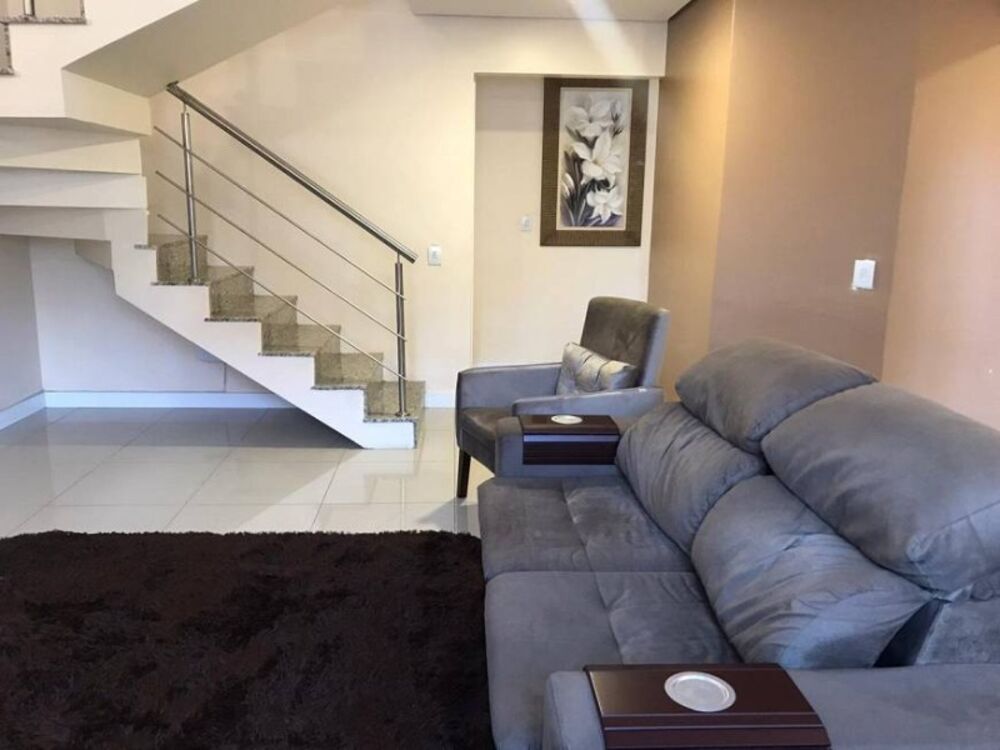 Casa à venda com 3 quartos, 160m² - Foto 2