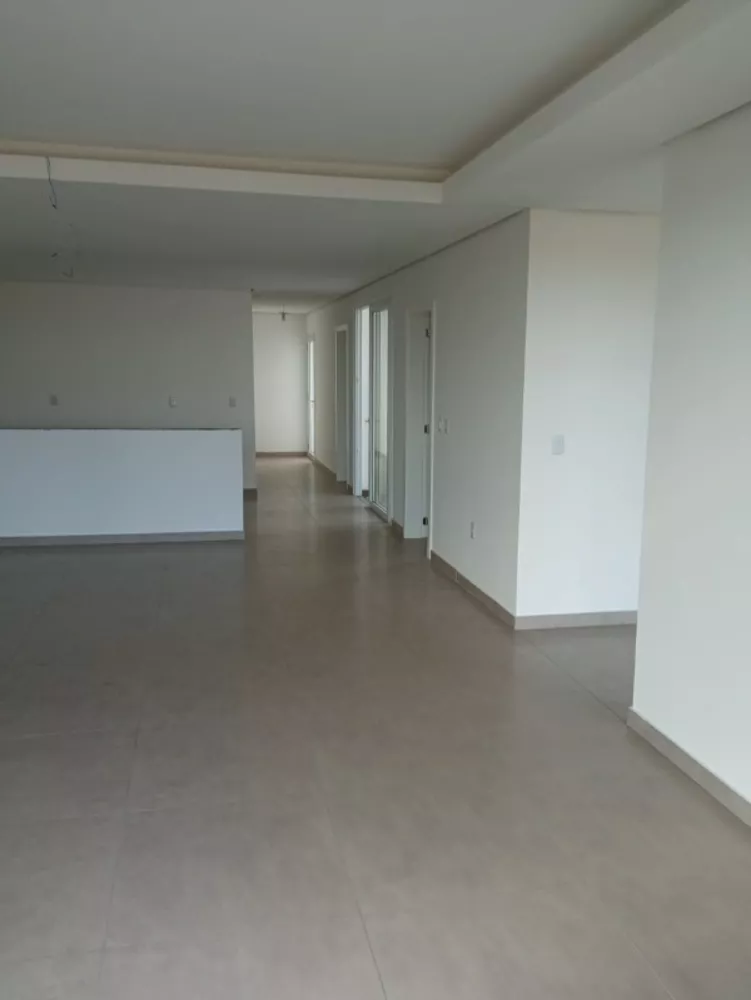 Casa à venda com 3 quartos, 190m² - Foto 4