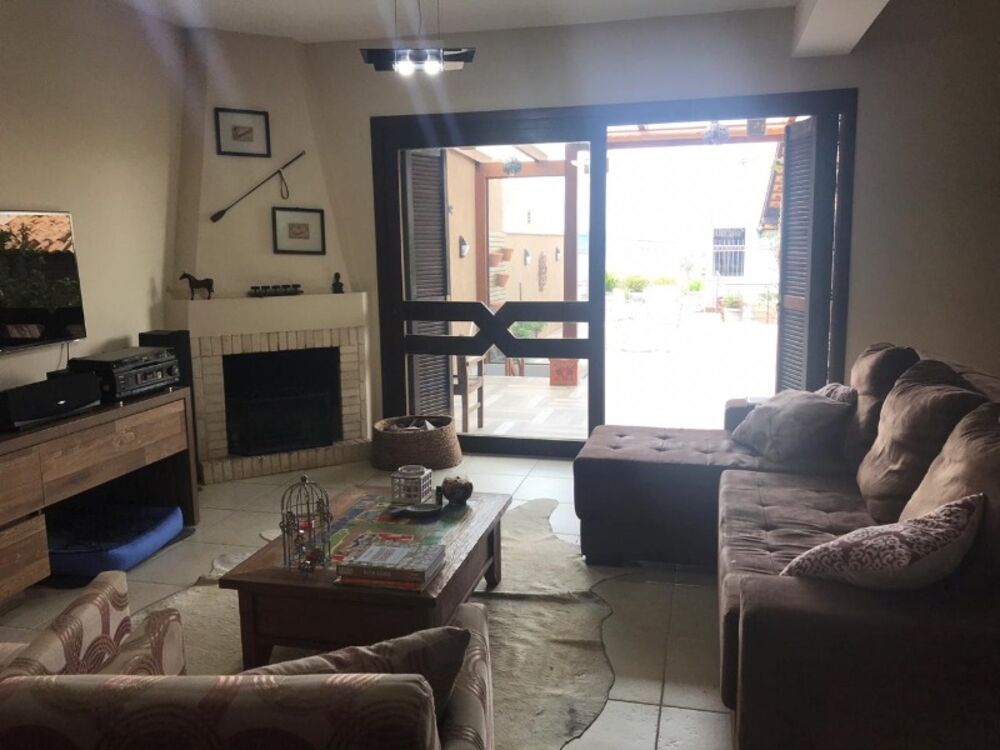 Casa, 3 quartos, 200 m² - Foto 1