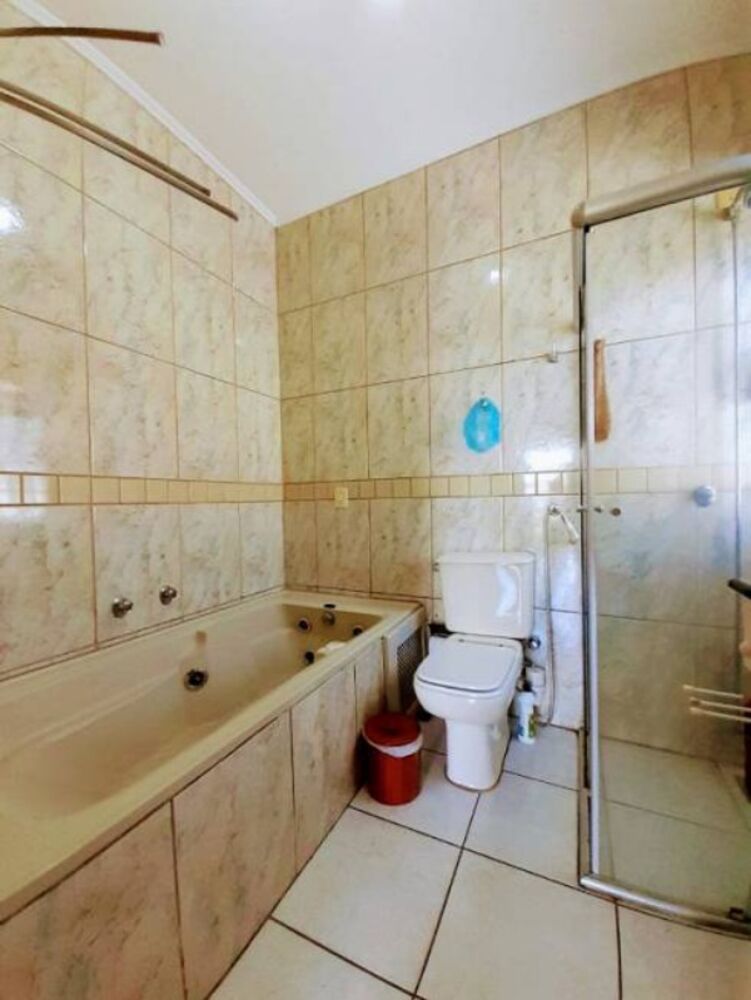 Casa, 3 quartos, 245 m² - Foto 2