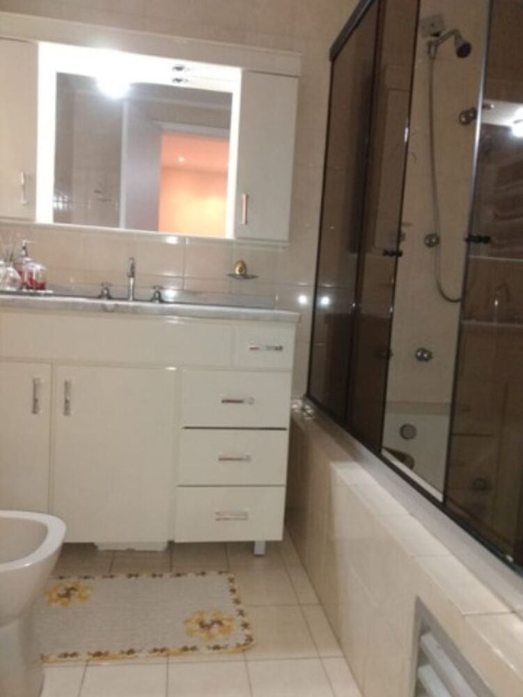 Casa, 4 quartos, 188 m² - Foto 1