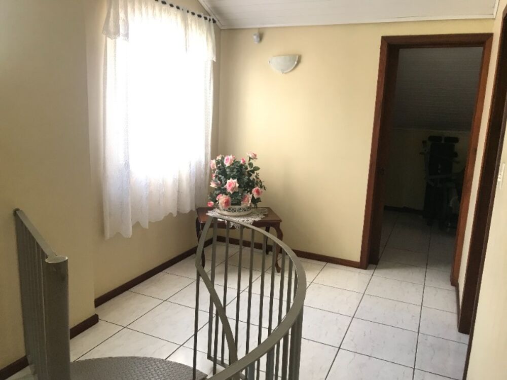 Casa, 4 quartos, 230 m² - Foto 2