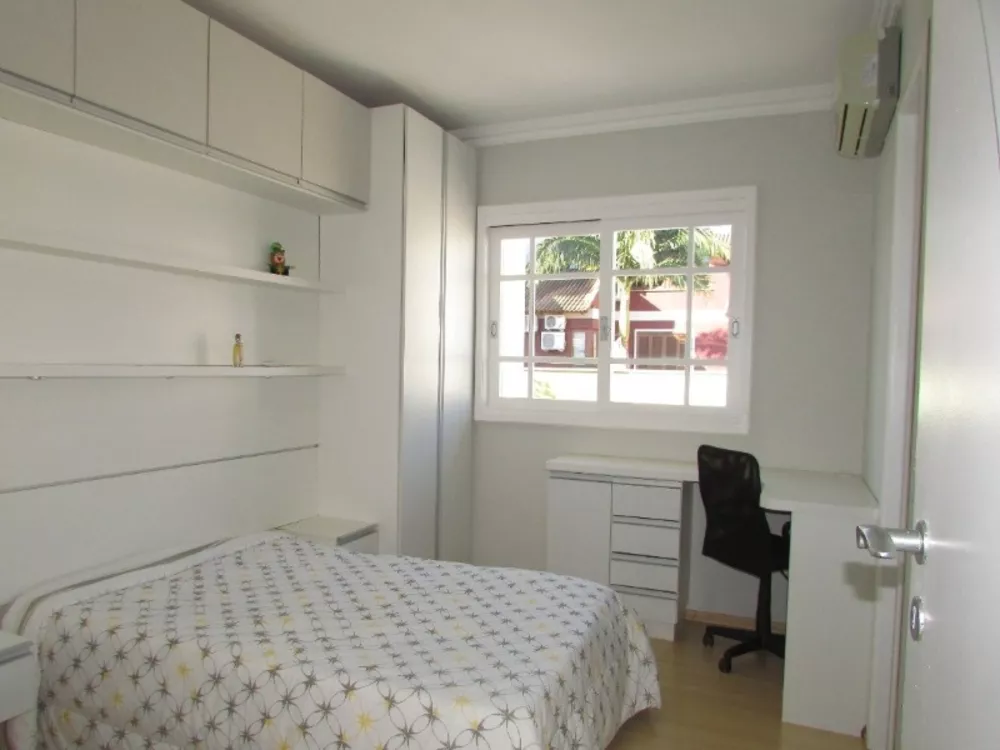 Casa de Condomínio à venda com 3 quartos, 250m² - Foto 19