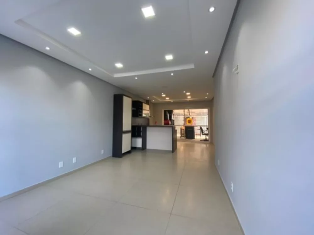 Casa à venda com 2 quartos, 100m² - Foto 3