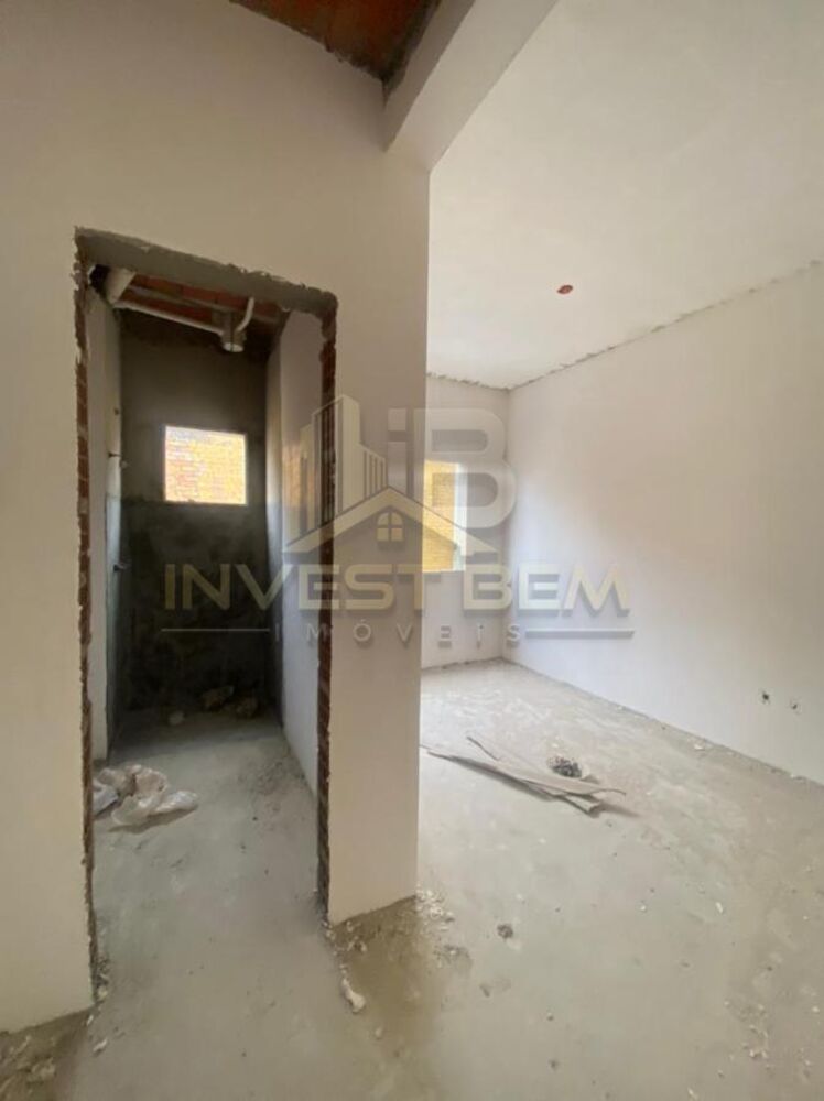 Apartamento à venda com 3 quartos, 80m² - Foto 2