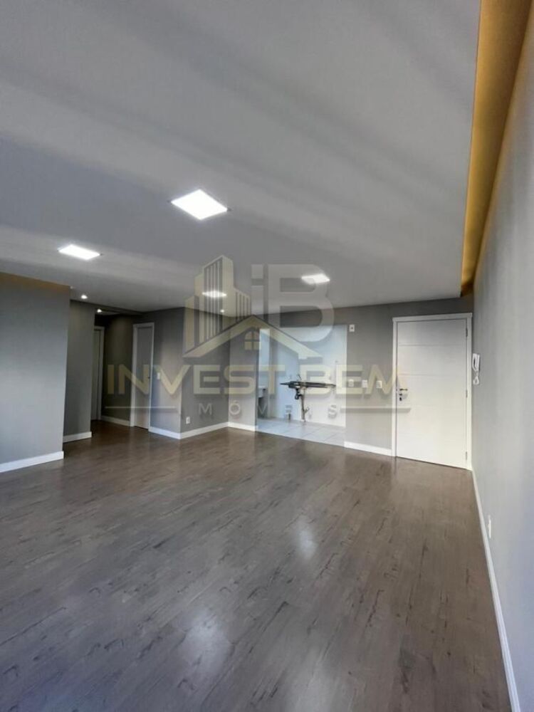 Apartamento à venda com 2 quartos, 77m² - Foto 3