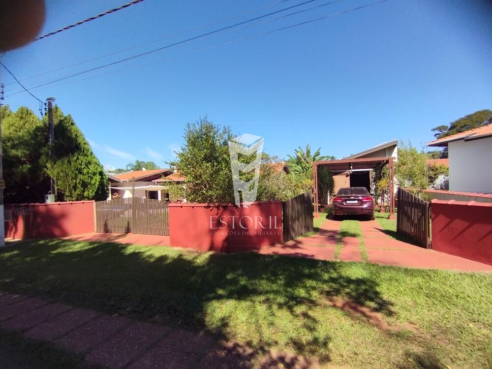 Casa à venda com 3 quartos, 1089m² - Foto 1