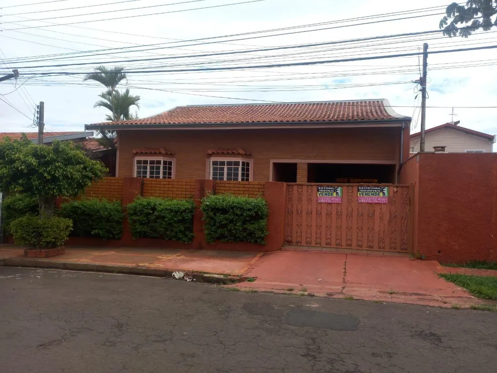 Casa, 2 quartos, 300 m² - Foto 1