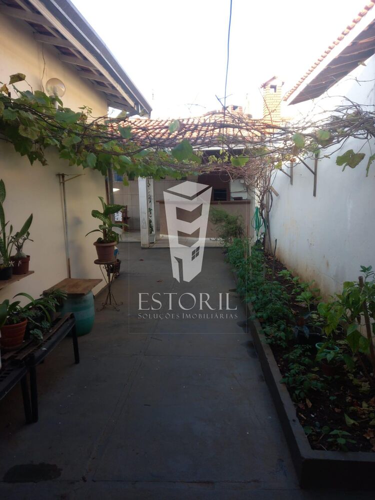 Casa à venda com 2 quartos, 300m² - Foto 16