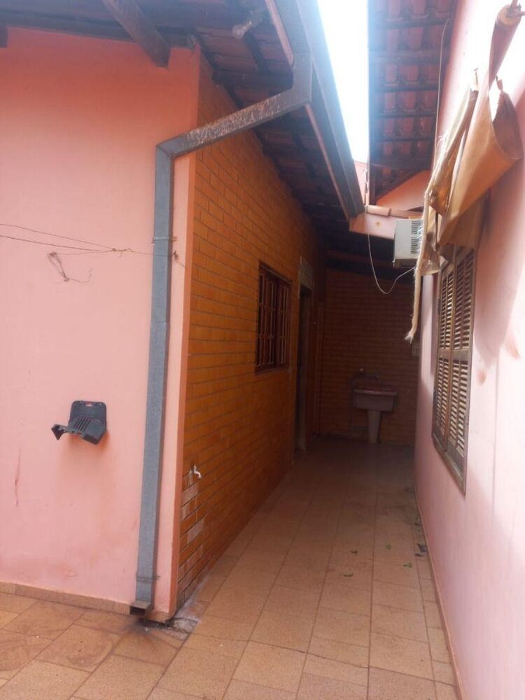 Casa para alugar com 2 quartos, 300m² - Foto 6