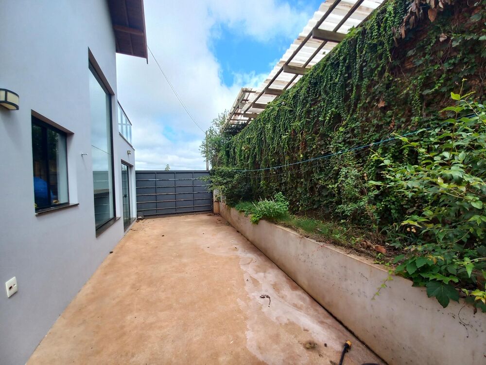Sobrado à venda com 1 quarto, 1200m² - Foto 4