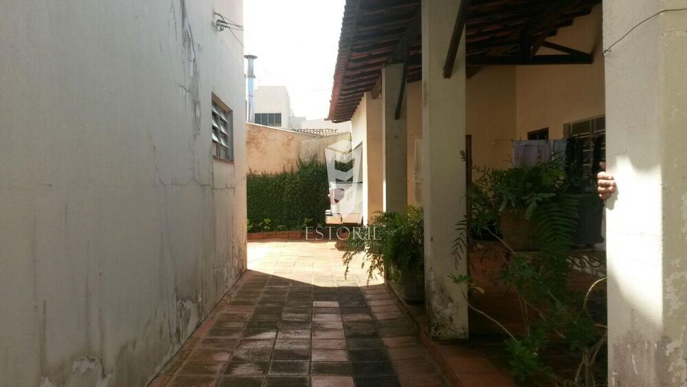 Casa à venda com 2 quartos, 750m² - Foto 33