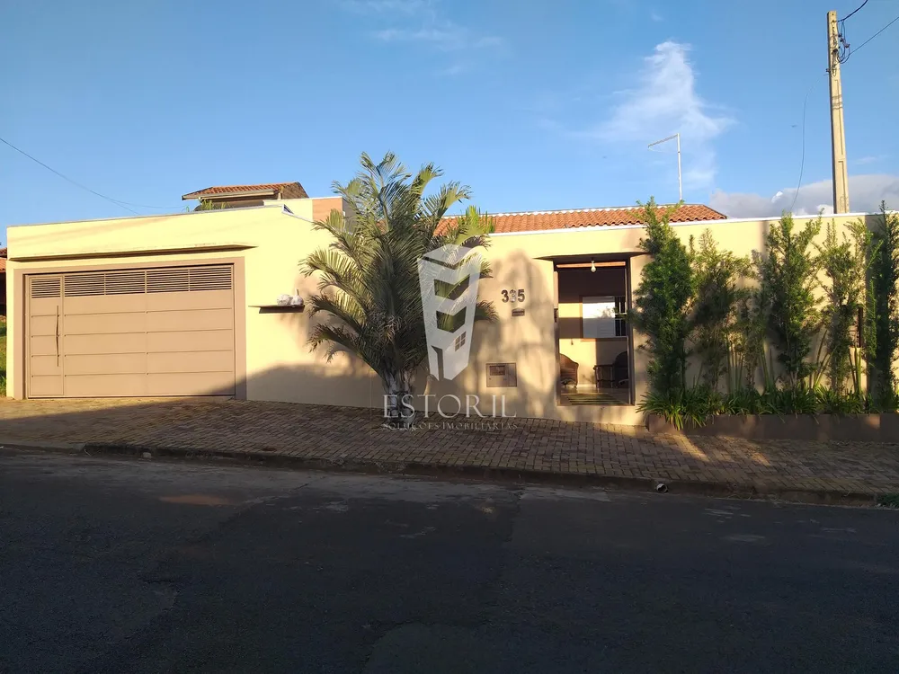 Casa, 2 quartos, 375 m² - Foto 1