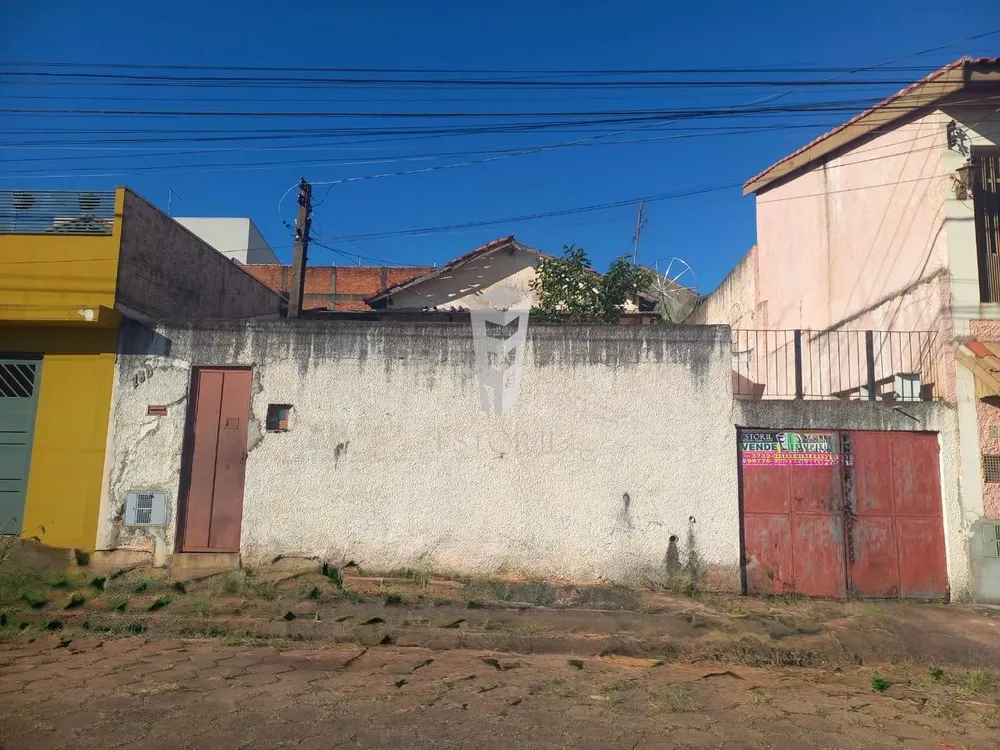 Casa, 2 quartos, 200 m² - Foto 1