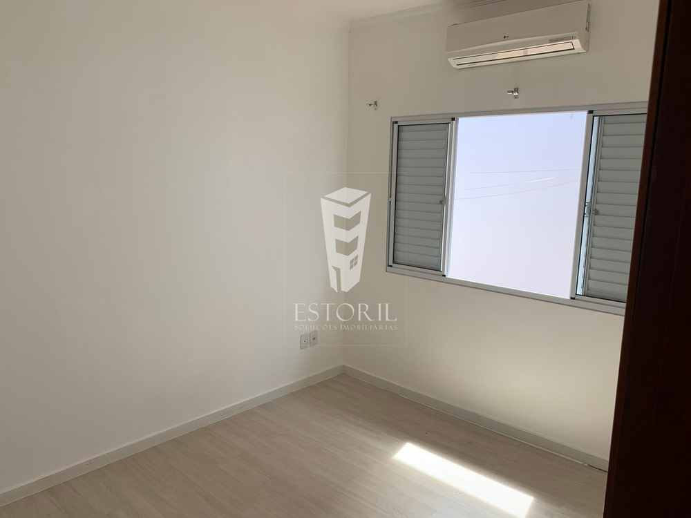 Casa à venda com 2 quartos, 461m² - Foto 4