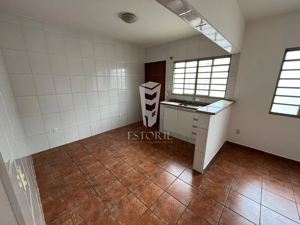 Casa, 2 quartos, 252 m² - Foto 4