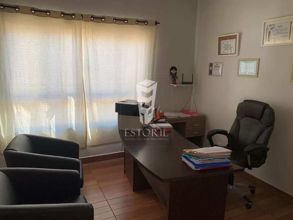 Casa à venda com 3 quartos, 180m² - Foto 4