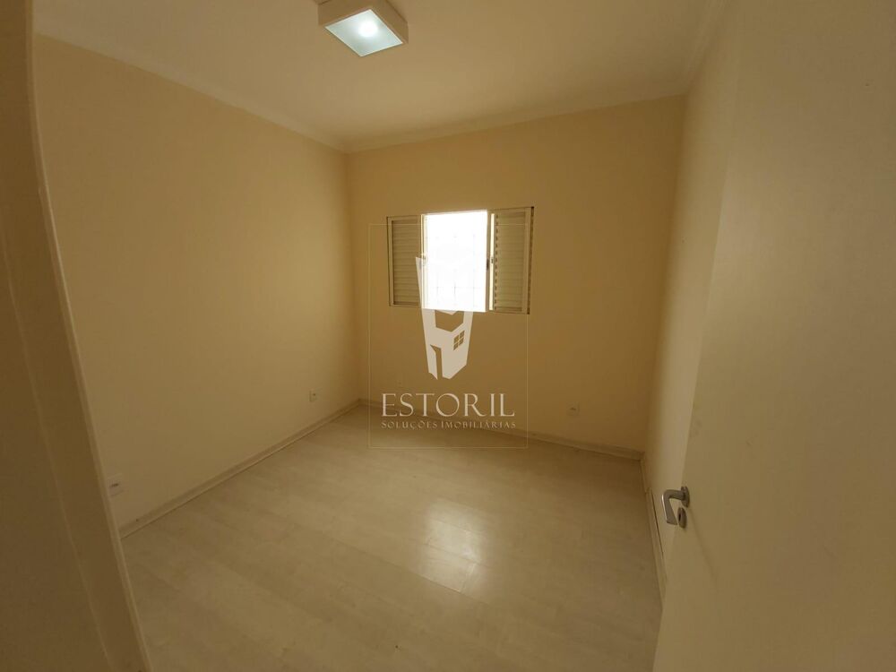 Casa à venda com 2 quartos, 140m² - Foto 1