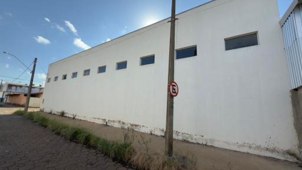 Depósito-Galpão-Armazém para alugar, 200m² - Foto 1