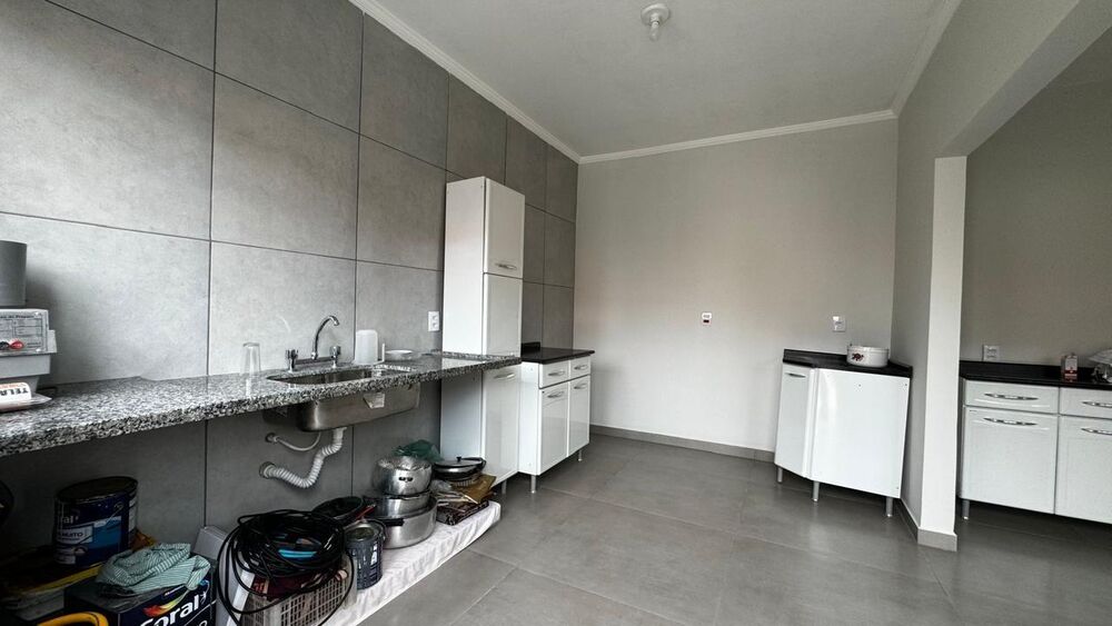 Casa à venda com 2 quartos, 300m² - Foto 11
