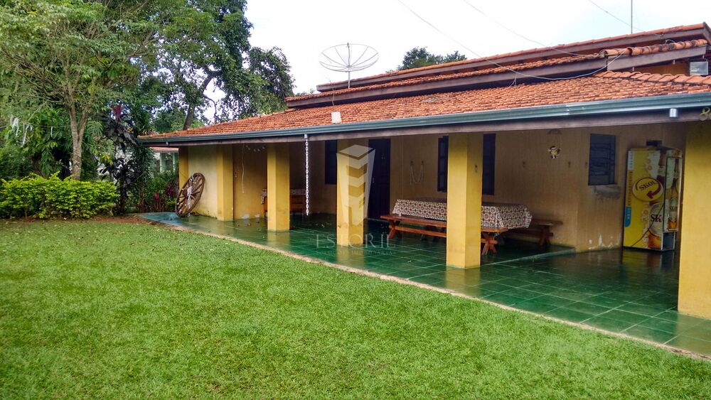Casa à venda com 4 quartos, 1060m² - Foto 1