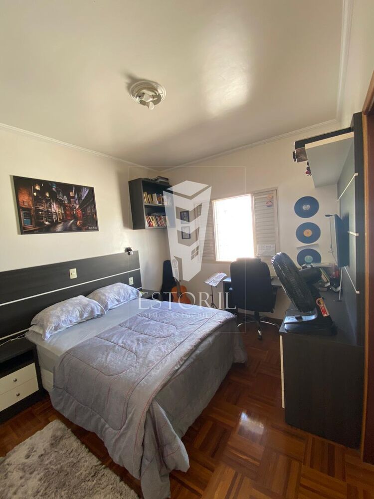 Casa à venda com 3 quartos, 566m² - Foto 2