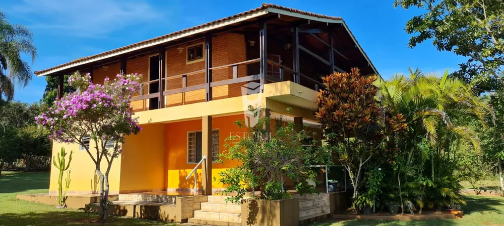 Chácara, 3 quartos, 1242 m² - Foto 1