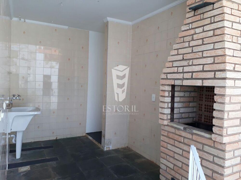 Casa à venda com 3 quartos, 350m² - Foto 8