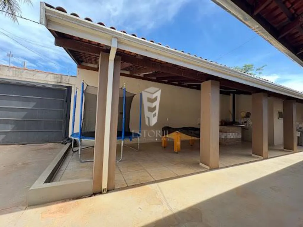 Casa, 3 quartos, 2250 m² - Foto 2
