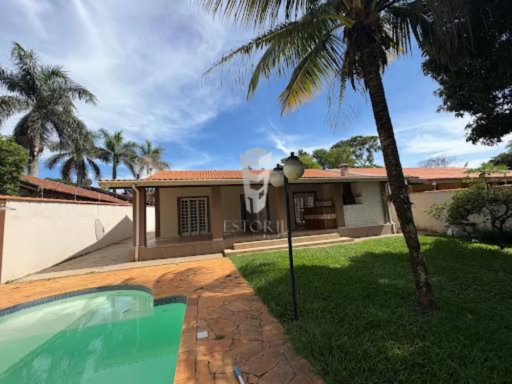 Casa, 3 quartos, 2250 m² - Foto 1