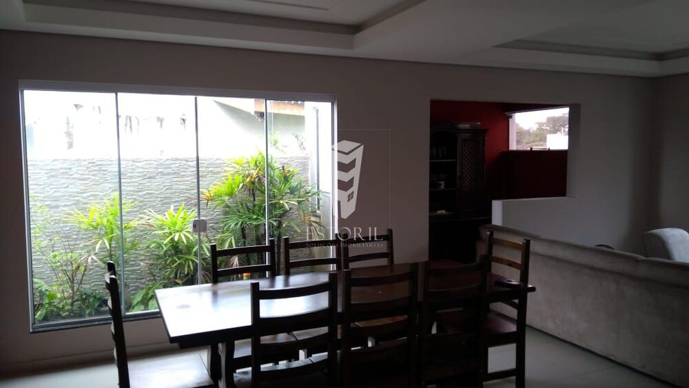 Casa à venda com 3 quartos, 372m² - Foto 2