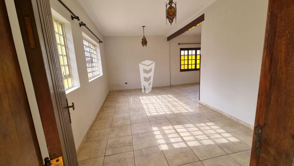 Sobrado à venda com 6 quartos, 374m² - Foto 4