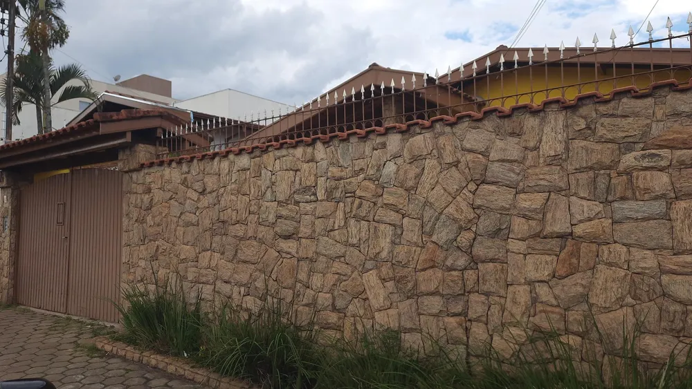 Casa, 2 quartos, 402 m² - Foto 1