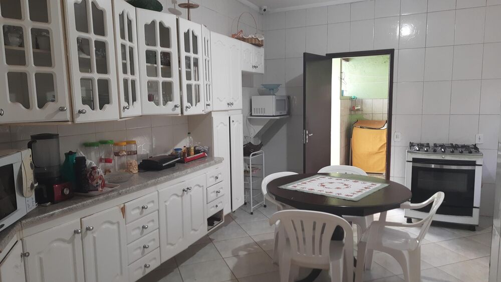 Casa à venda com 3 quartos, 252m² - Foto 2