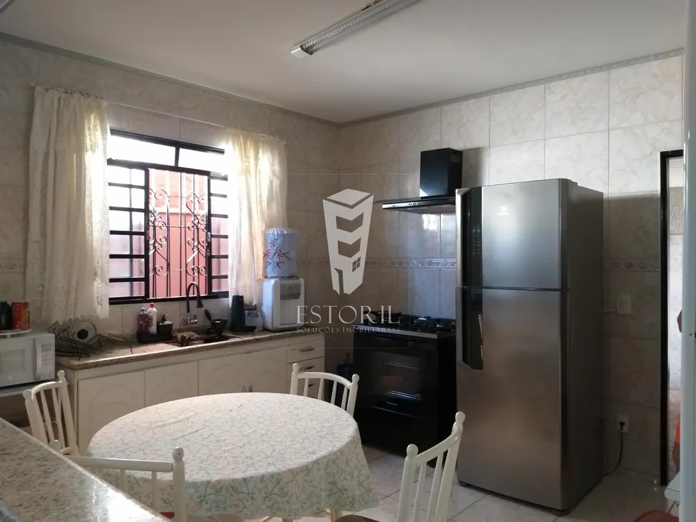 Casa, 1 quarto, 210 m² - Foto 2