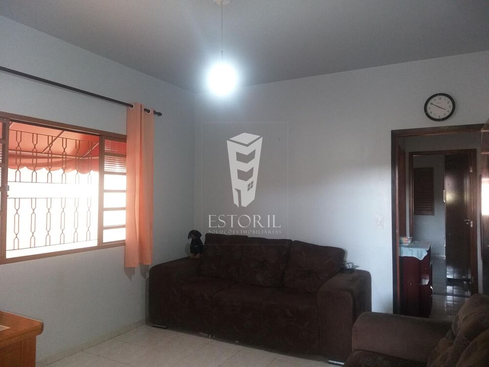 Casa à venda com 3 quartos, 270m² - Foto 1