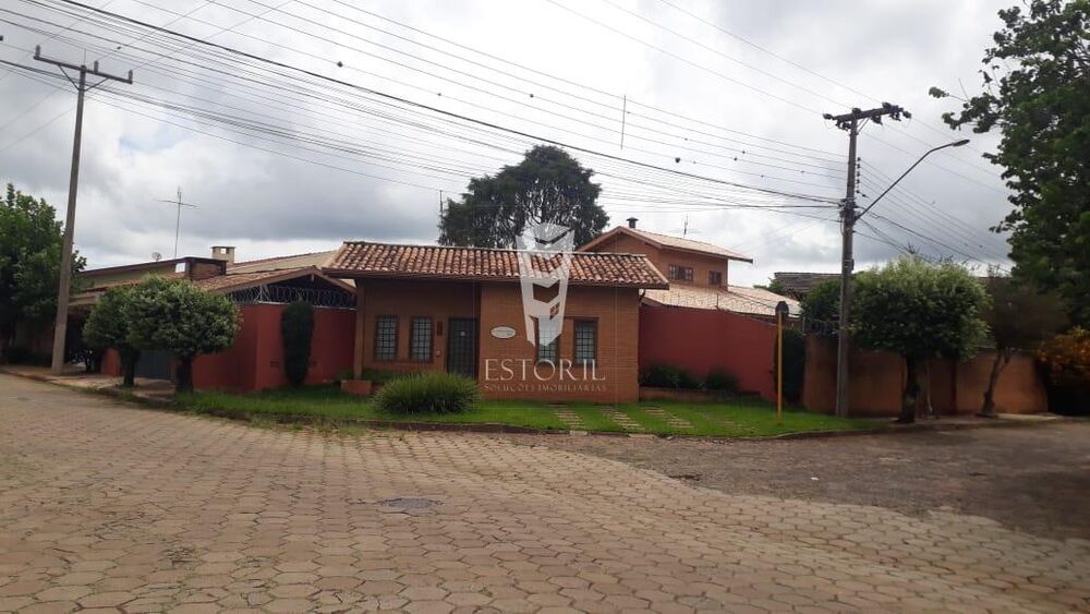 Casa à venda com 2 quartos, 590m² - Foto 1