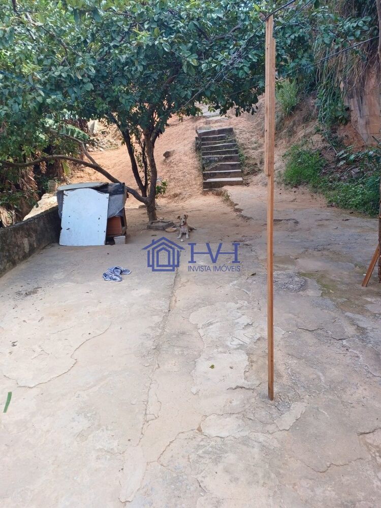 Casa à venda com 3 quartos, 1058m² - Foto 2