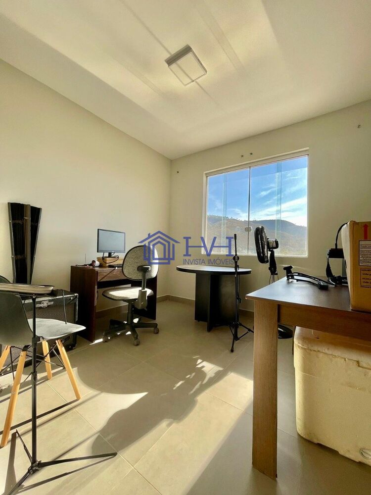 Casa à venda com 4 quartos, 238m² - Foto 3
