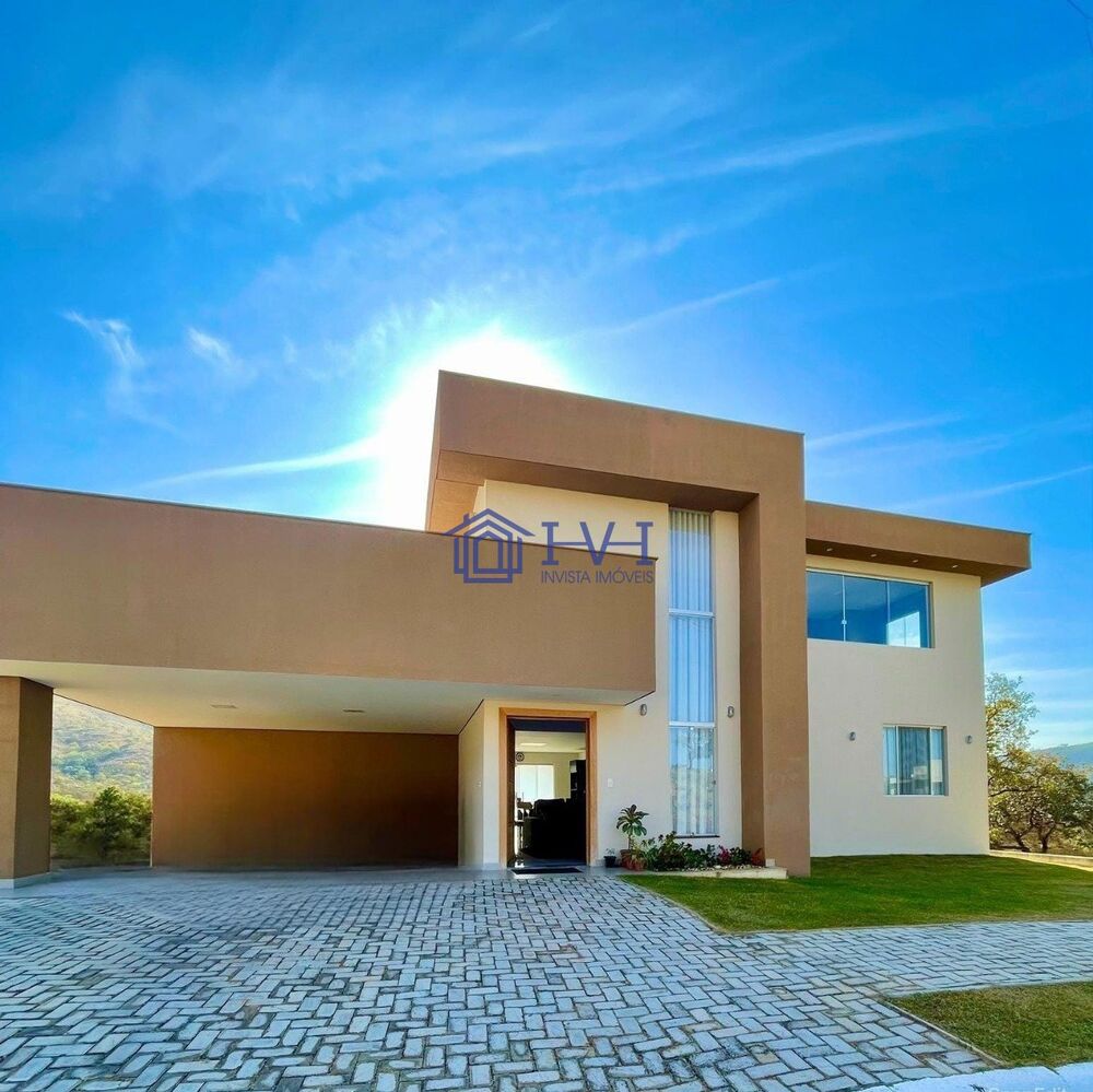 Casa à venda com 4 quartos, 238m² - Foto 1