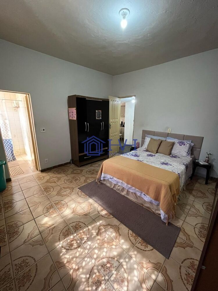 Casa à venda com 8 quartos, 436 - Foto 1